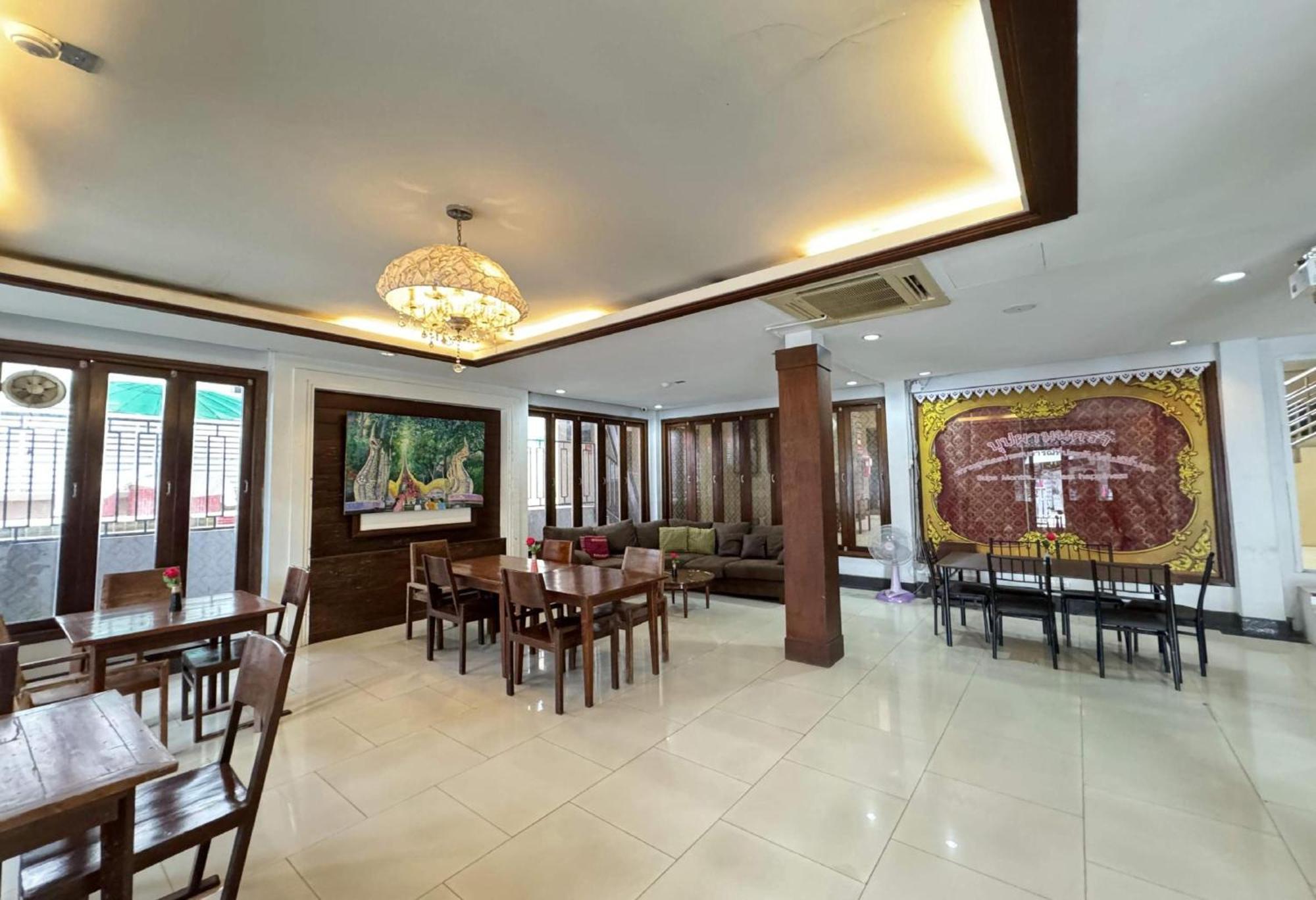 Collection O Bupamontra Chiangmai Hotel Chiang Mai Luaran gambar